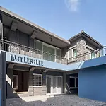Butler:Lee Allsuites
